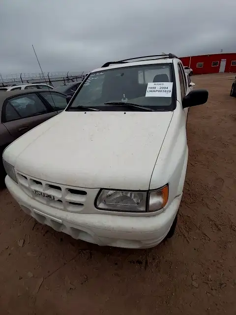 Photo of 2002 Isuzu Rodeo
