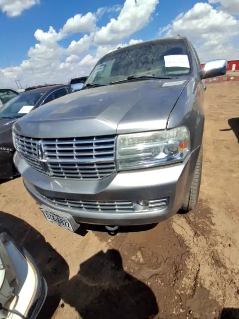 Photo of 2008 Lincoln Navigator