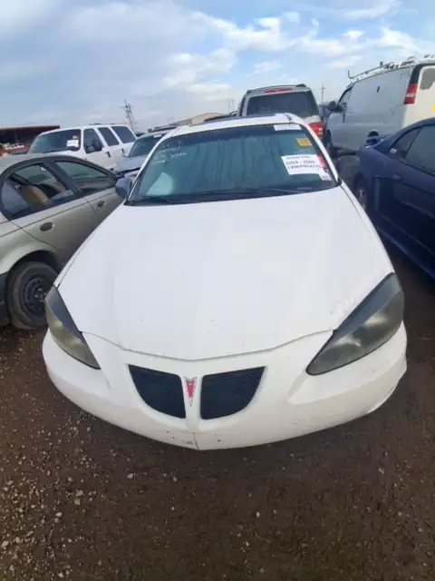 Photo of 2004 Pontiac Grand Prix