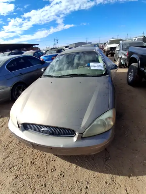 Photo of 2004 Ford Taurus