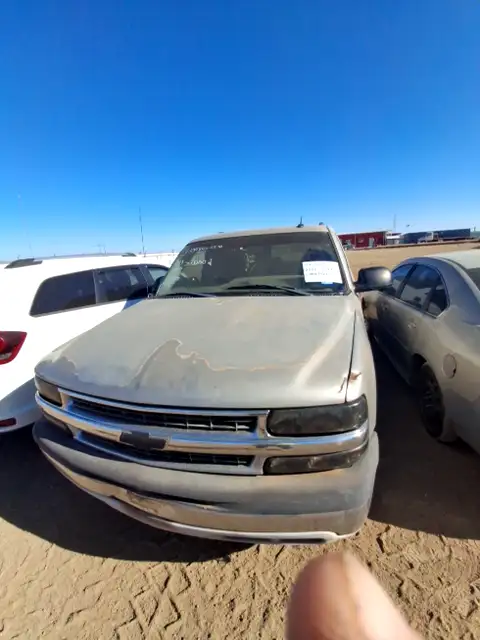 Photo of 2005 Chevrolet Suburban