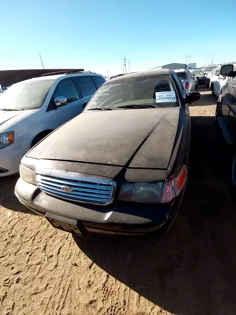 Photo of 2006 Ford Crown Victoria