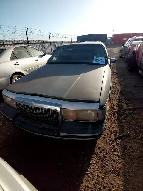 Photo of 1994 Lincoln Town Car
