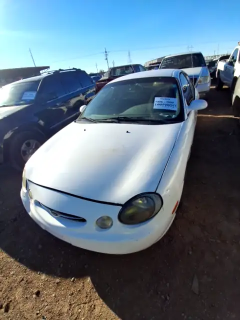 Photo of 1999 Ford Taurus