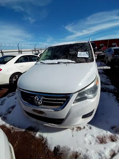 Photo of 2011 Volkswagen Routan