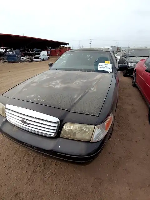 Photo of 2000 Ford Crown Victoria