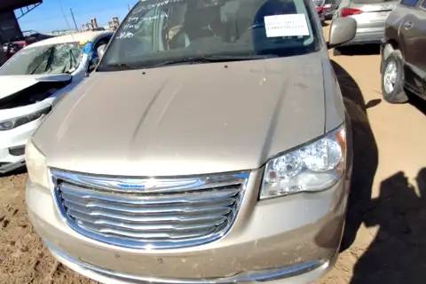 Photo of 2014 Chrysler Town & Country