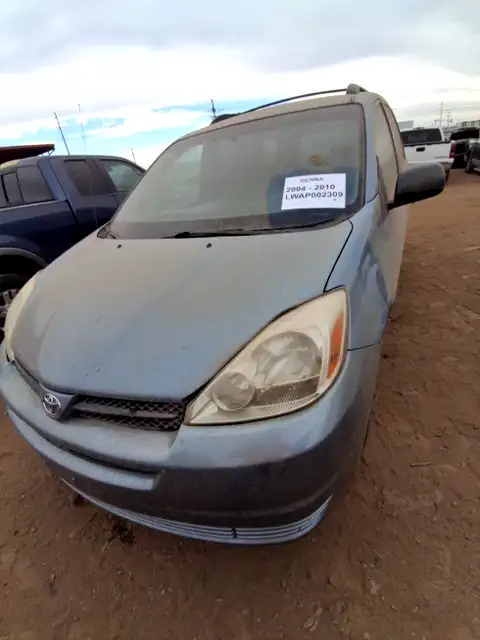 Photo of 2005 Toyota Sienna