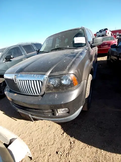 Photo of 2005 Lincoln Navigator