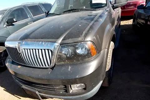 Photo of 2005 Lincoln Navigator