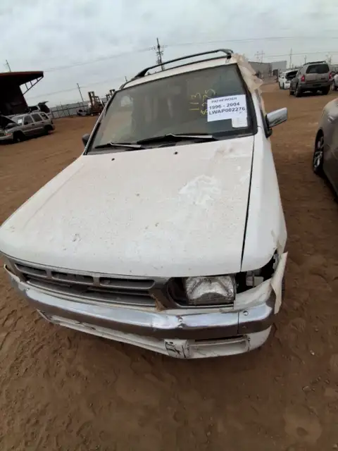 Photo of 1996 Nissan Pathfinder