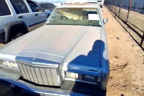 Photo of 1987 Lincoln Town Car