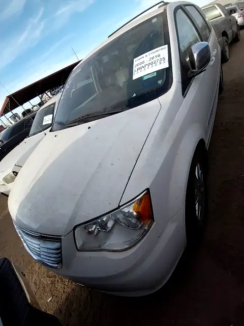 Photo of 2013 Chrysler Town & Country