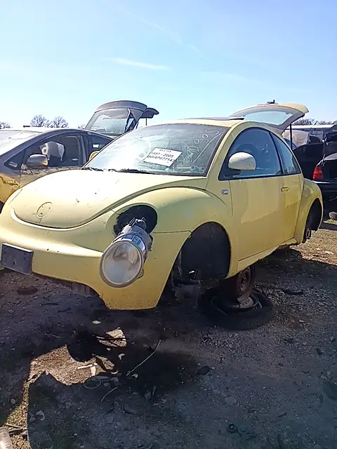 Photo of 2000 Volkswagen Beetle