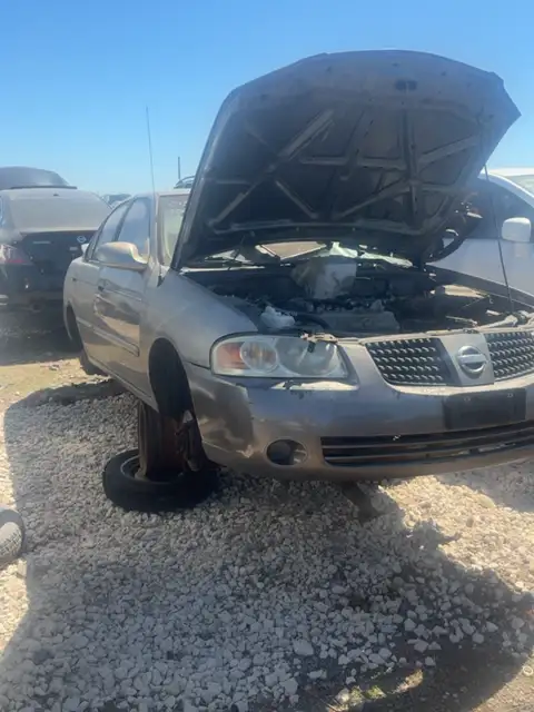 Photo of 2005 Nissan Sentra