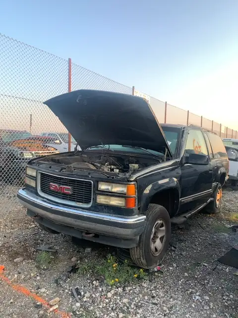 Photo of 1999 Gmc Suburban