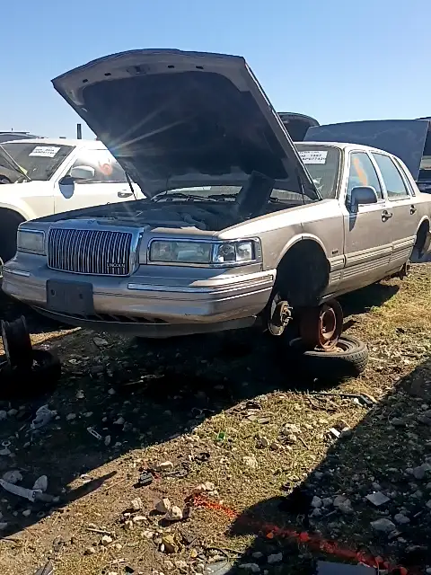 Photo of 1995 Lincoln Town Car