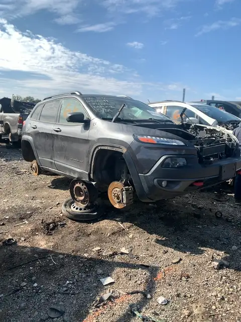 Photo of 2015 Jeep Cherokee
