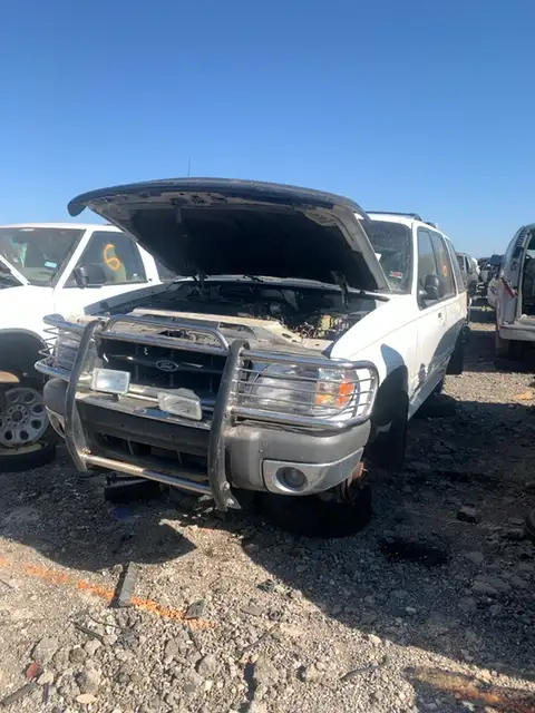 Photo of 1999 Ford Explorer