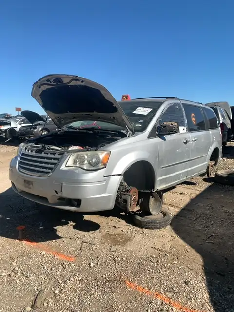 Photo of 2010 Chrysler Town & Country