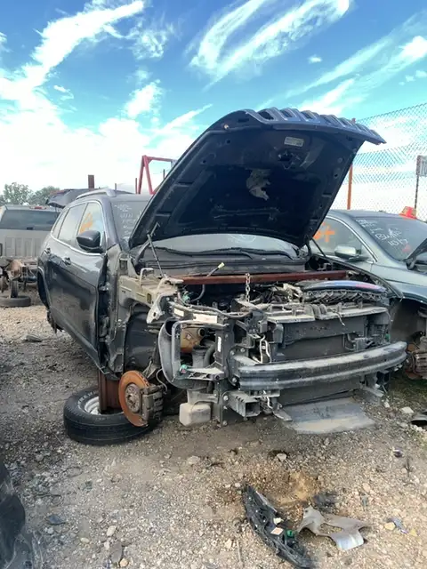 Photo of 2015 Jeep Cherokee