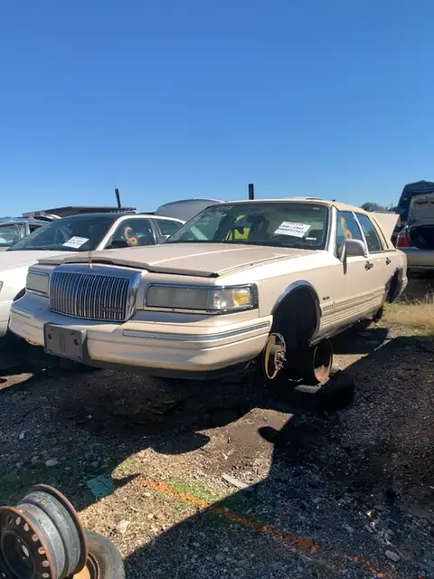 Photo of 1997 Lincoln Town Car