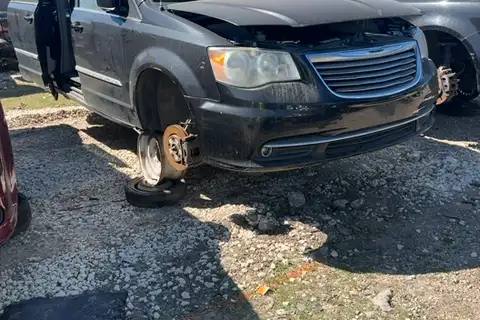 Photo of 2011 Chrysler Town & Country