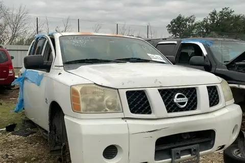 Photo of 2004 Nissan Titan