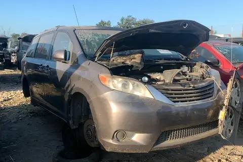 Photo of 2011 Toyota Sienna