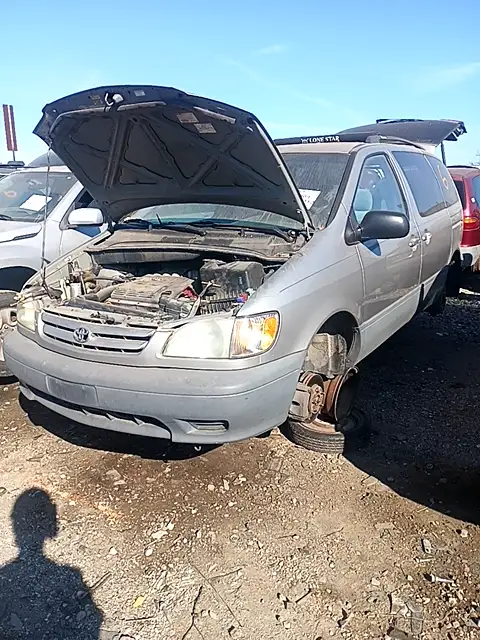 Photo of 2002 Toyota Sienna