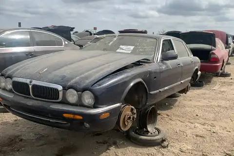 Photo of 2001 Jaguar Xj8