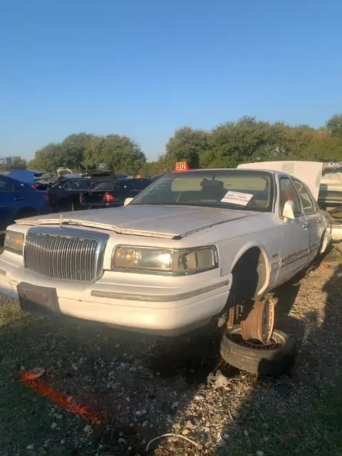 Photo of 1997 Lincoln Town Car