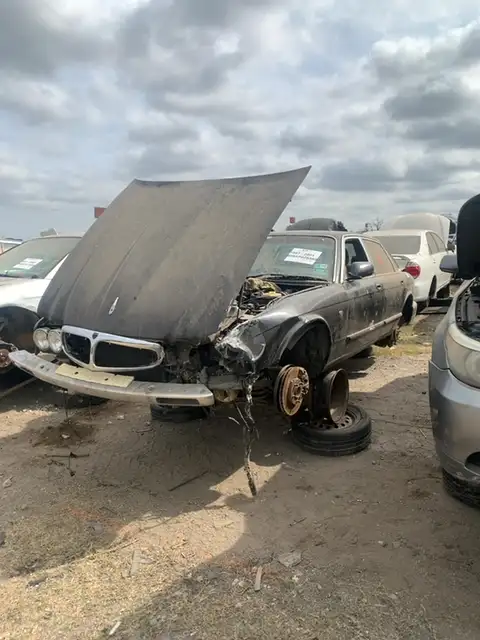 Photo of 2001 Jaguar Xj8