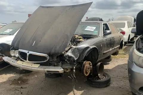 Photo of 2001 Jaguar Xj8