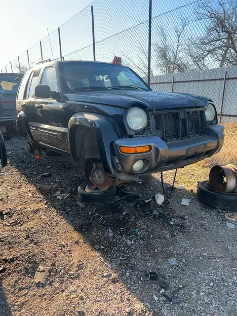 Photo of 2004 Jeep Liberty