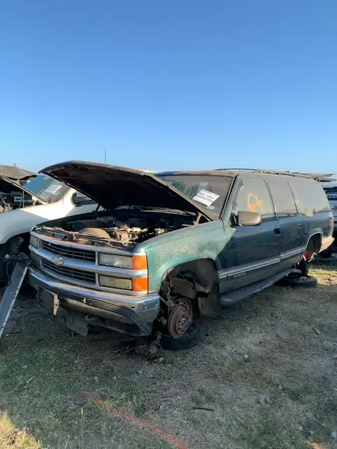 Photo of 1999 Chevrolet Suburban