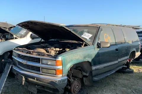 Photo of 1999 Chevrolet Suburban
