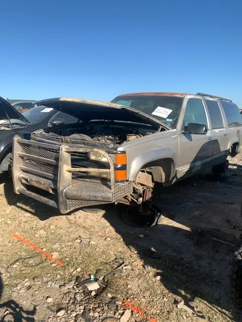 Photo of 1999 Chevrolet Suburban