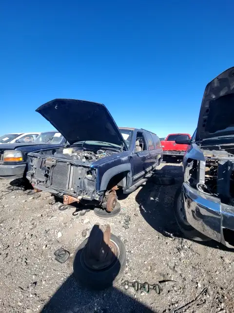 Photo of 1999 Chevrolet Suburban