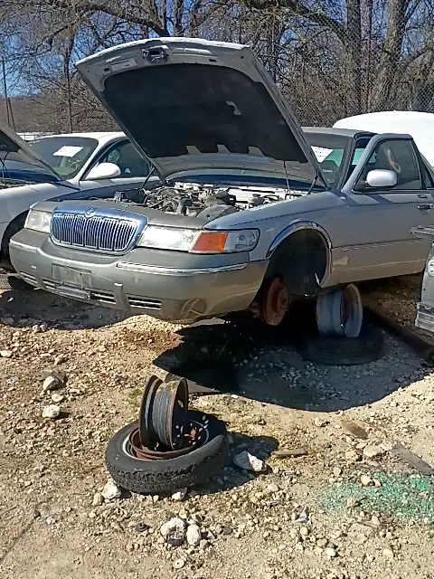 Photo of 2002 Mercury Grand Marquis
