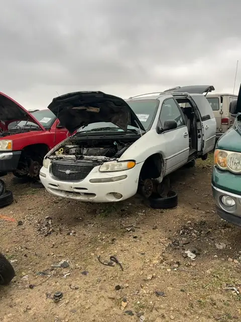 Photo of 1999 Chrysler Town & Country