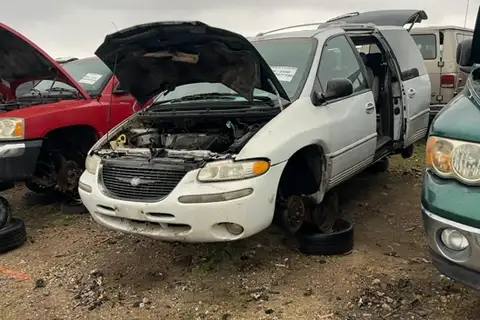Photo of 1999 Chrysler Town & Country