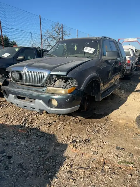 Photo of 2000 Lincoln Navigator