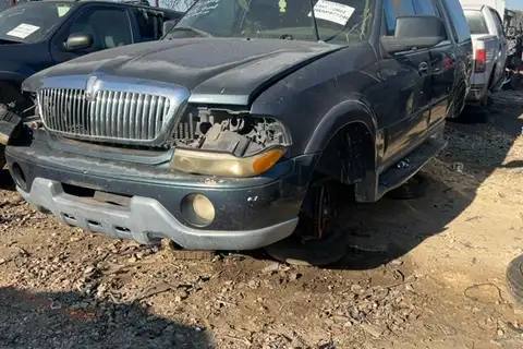 Photo of 2000 Lincoln Navigator