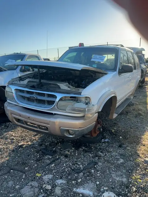 Photo of 2000 Ford Explorer