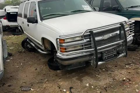 Photo of 1999 Chevrolet Suburban