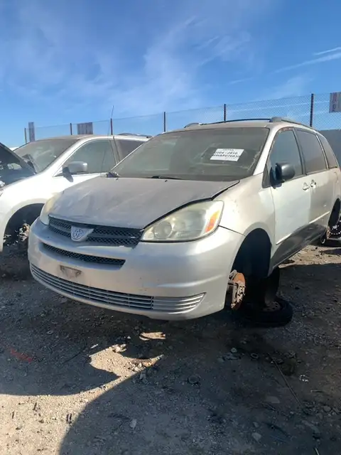 Photo of 2005 Toyota Sienna