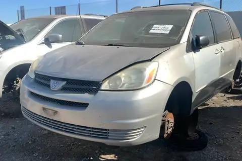 Photo of 2005 Toyota Sienna