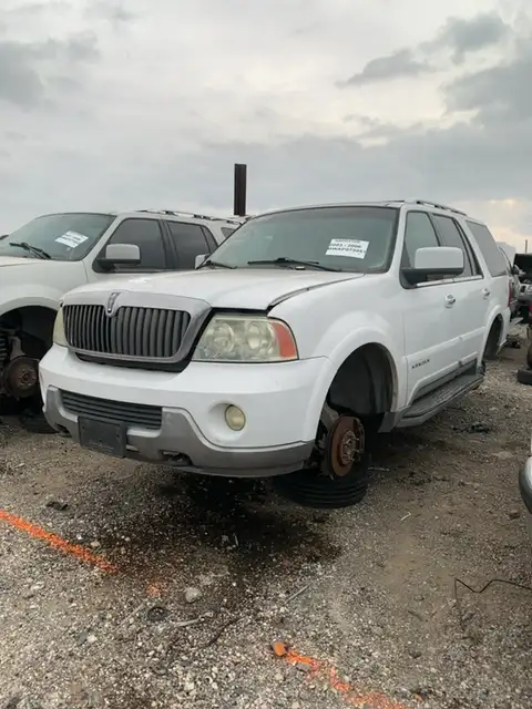 Photo of 2003 Lincoln Navigator