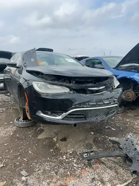 Photo of 2015 Chrysler 200